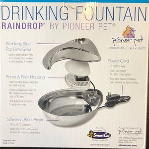 Pioneer pet cat drinking fountain